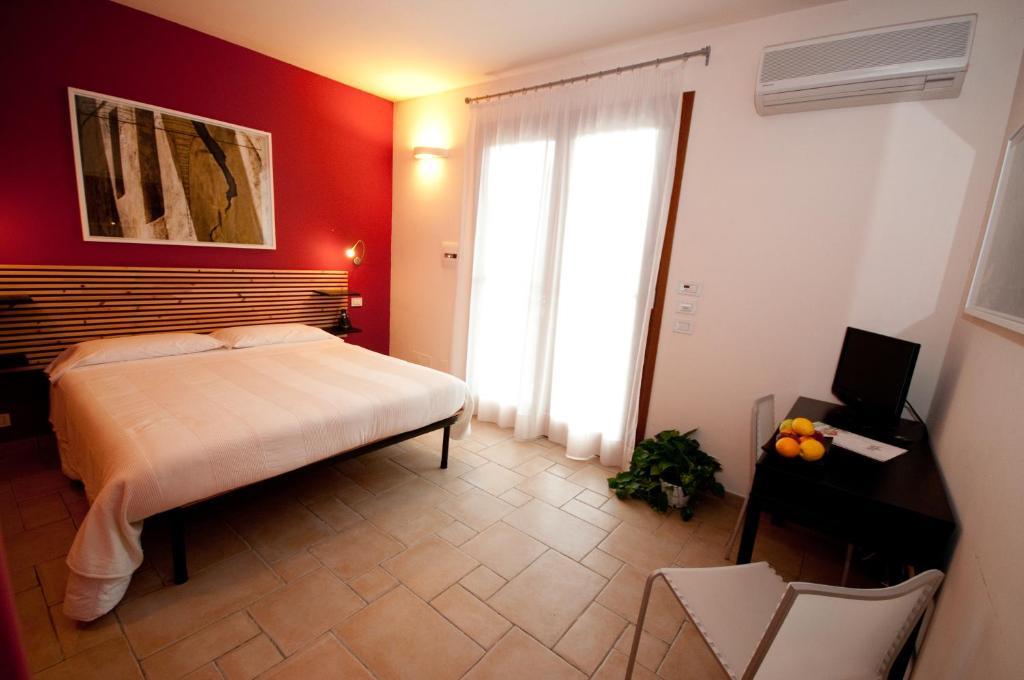 Hotel La Posta Di Torrenova Orbetello Zimmer foto